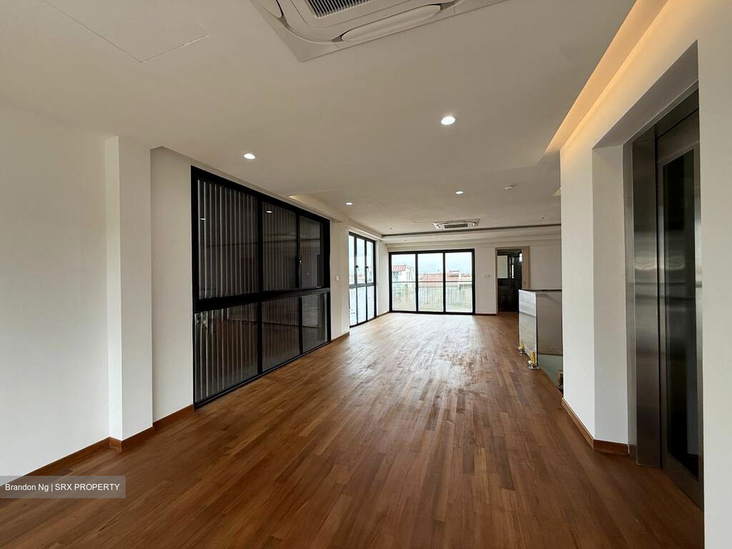 Lucky Hills (D16), Terrace #523799421